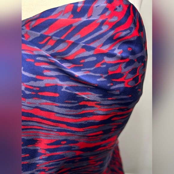 BCBGeneration One-Shoulder Cocktail Dress in Raspberry Red Size 6 - Picture 5 of 9